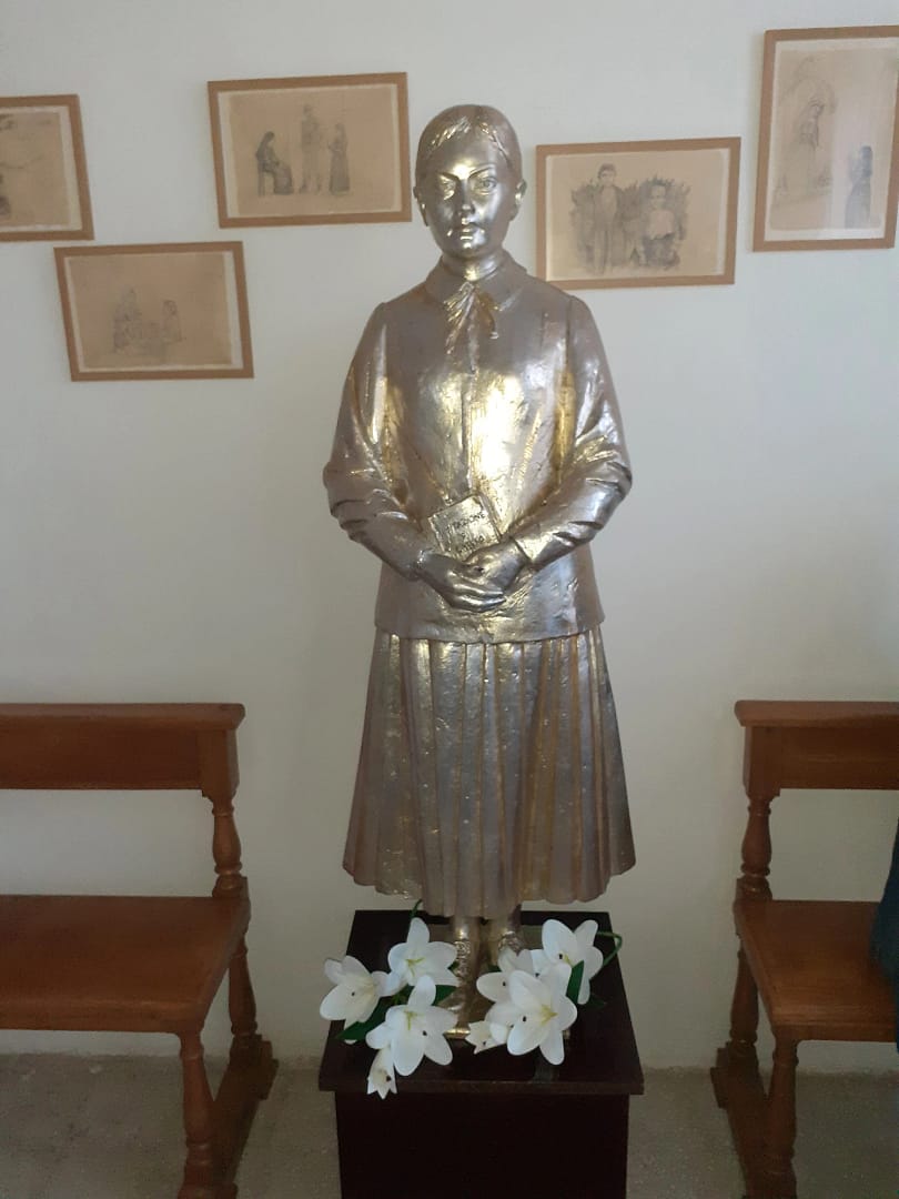 Statua di Cecilia Eusepi imiotazione di Cristo (Francesco China)